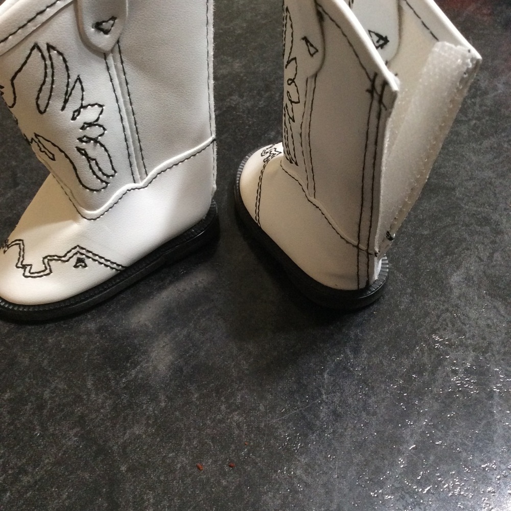 Doll boots